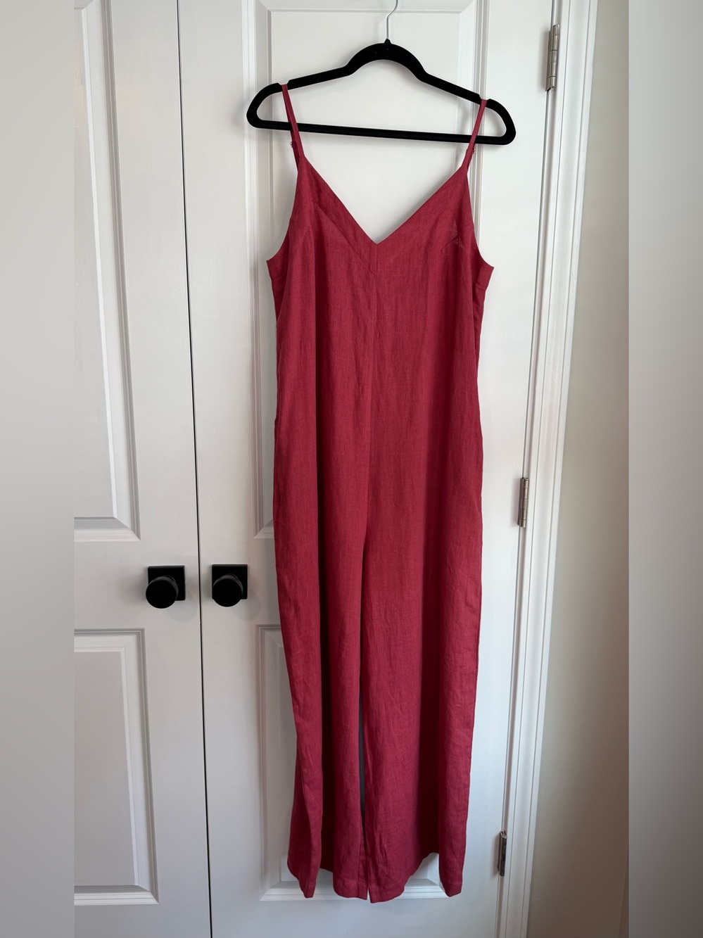 OFFON Clothing Women’s V Neck Linen Sleeveless Jumpsuit Raspberry NWT Size S
